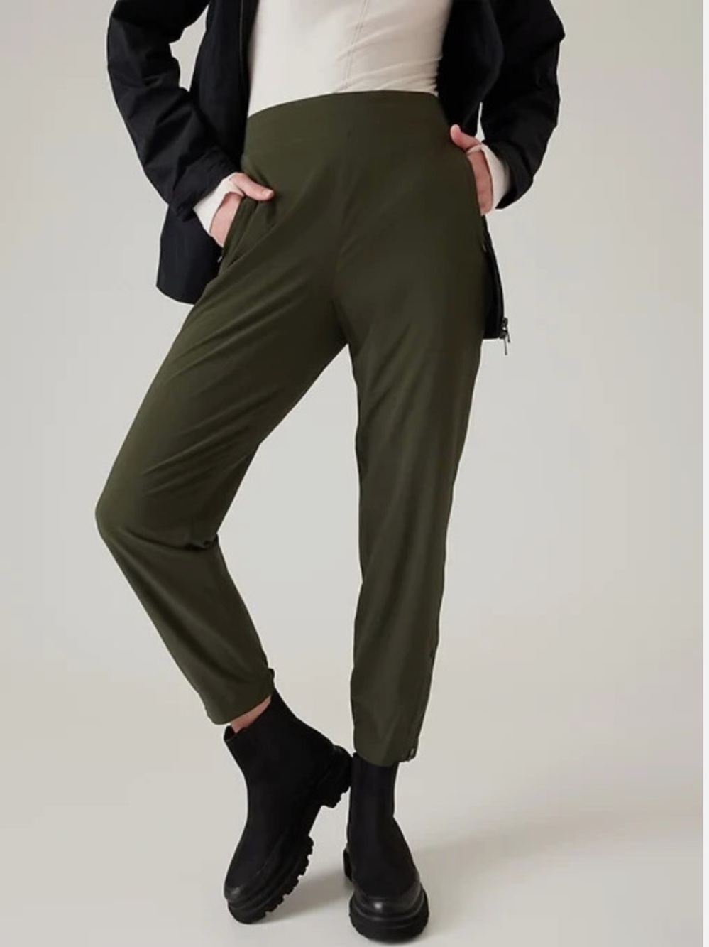 Athleta Brooklyn Heights High Rise Jogger in Olive Green | Size 6